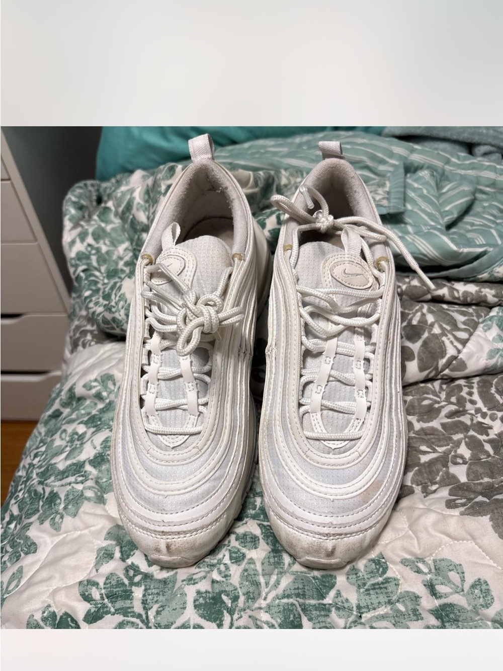 Nike White Women's Athletic Sneakers - Classic Low-Top Design